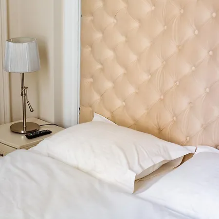 Апартаменты Leogrand Deluxe On Doroshenka 17 *