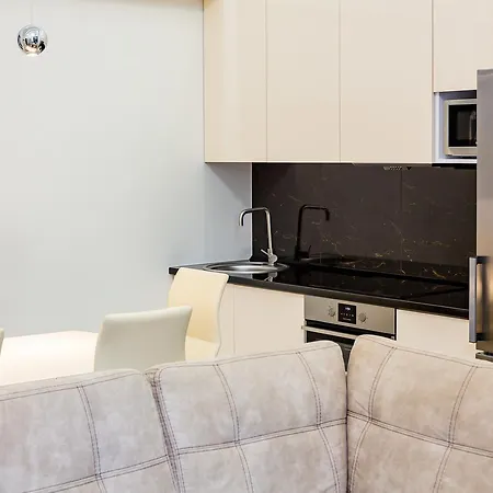 Apartment Leogrand Deluxe On Doroshenka 17 *