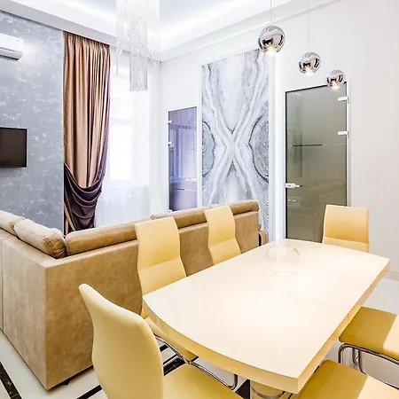 Leogrand Deluxe On Doroshenka 17 * Leópolis