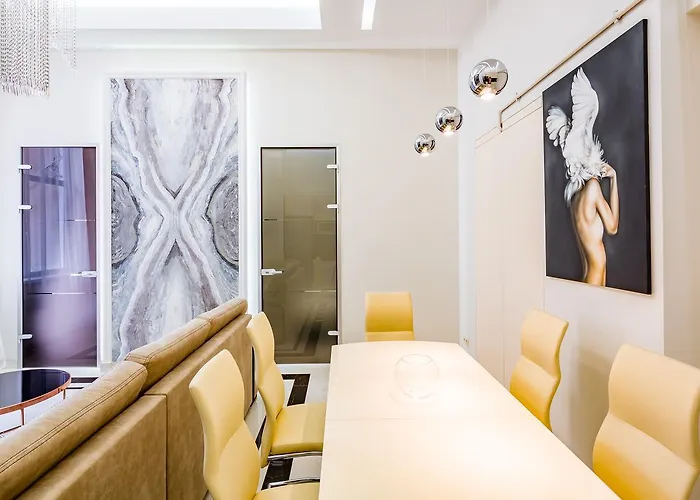 Apartamento Leogrand Deluxe On Doroshenka 17 *